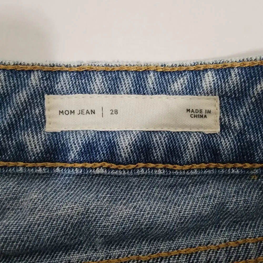 Pacsum Distressed Denim Mom Shorts Size 28 - Picture 4 of 5